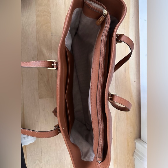 Jet Set Travel Medium Top-Zip Tote Bag - Picture 5 of 6